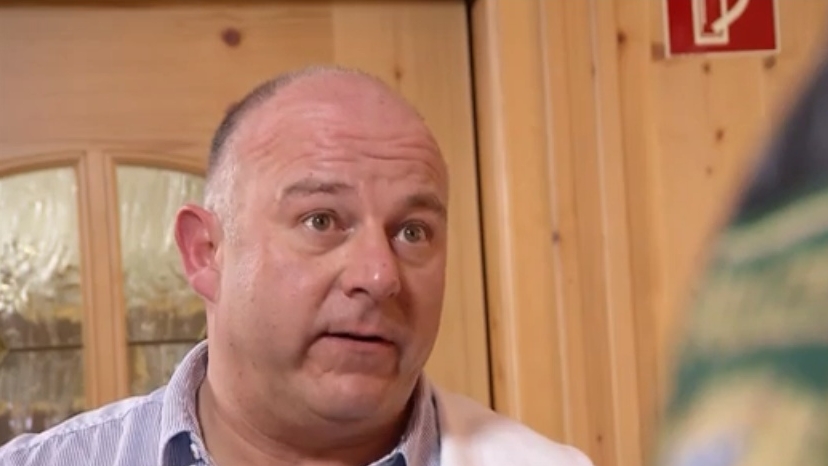 Franco Maiorano spielt in der Serie ACHTUNG KONTROLLE (Kabel1) einen Gastwirt, welcher unter Verdacht geraten ist und verhaftet wird Franco Maiorano spielt in der Serie ACHTUNG KONTROLLE (Kabel1) einen Gastwirt, welcher unter Verdacht geraten ist und verhaftet wird
